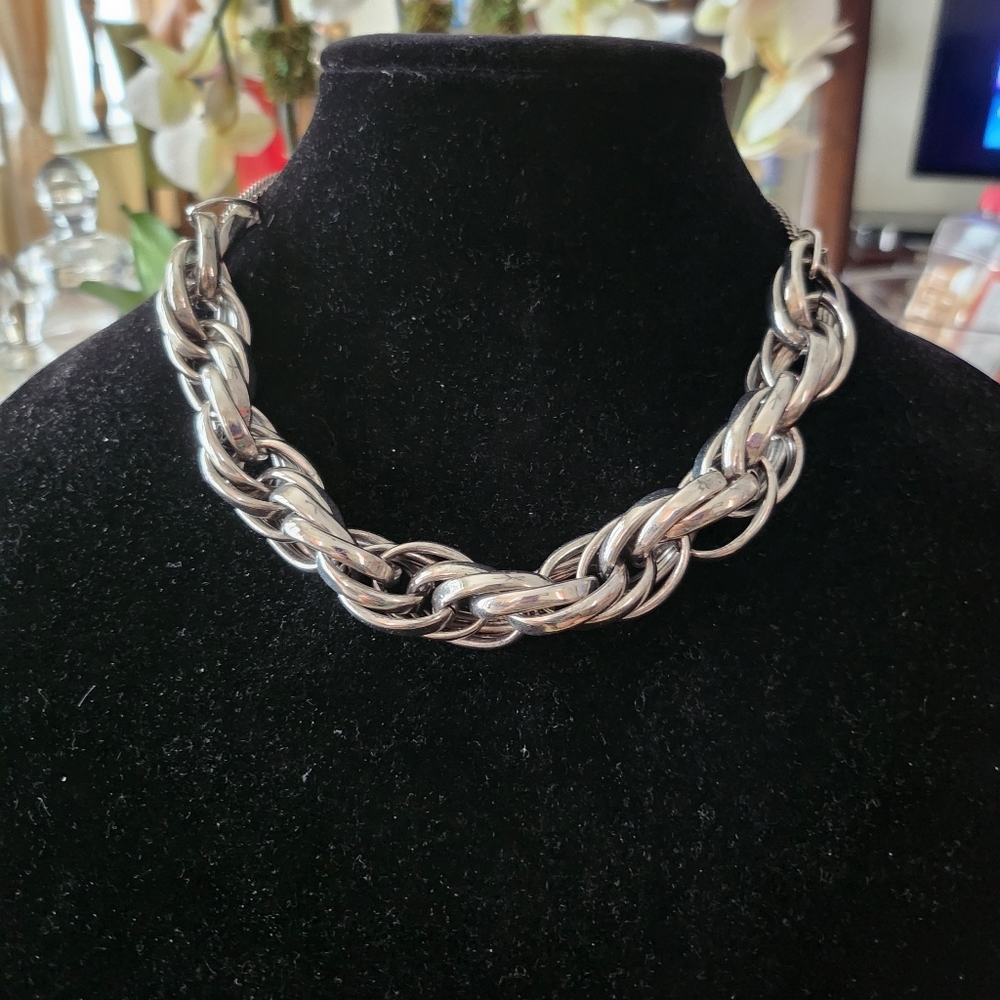Gorgeous necklace